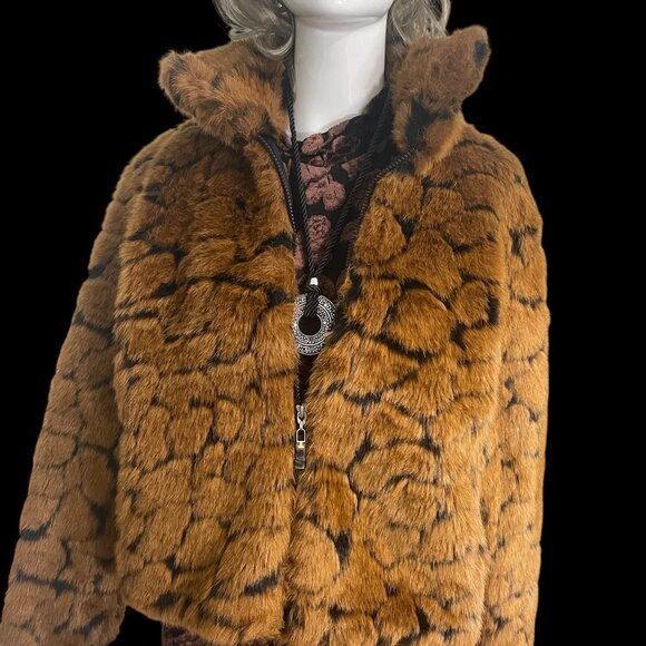 VINTAGE FAUX FUR BOMBER STYLE JACKET - EUC - Picture 1 of 3
